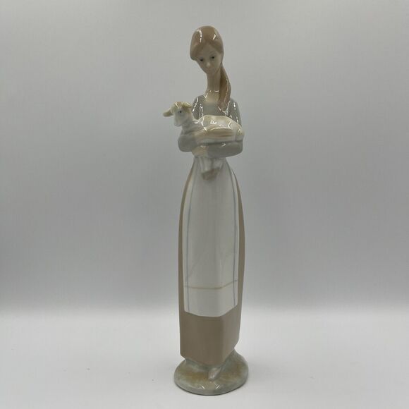 Lladro Figurine Girl with Lamb Figure #4505 Gloss - Picture 1 of 8